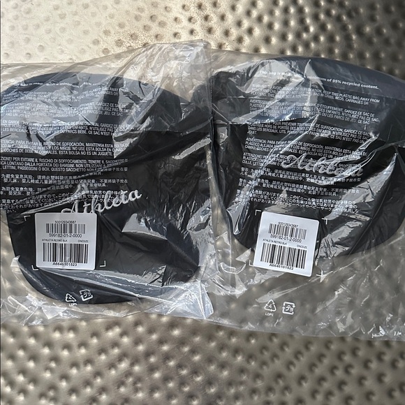 NWT Athleta Black Adjustable retro Cap - Picture 5 of 6